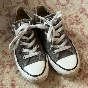 Women’s Gray Converse Size 6